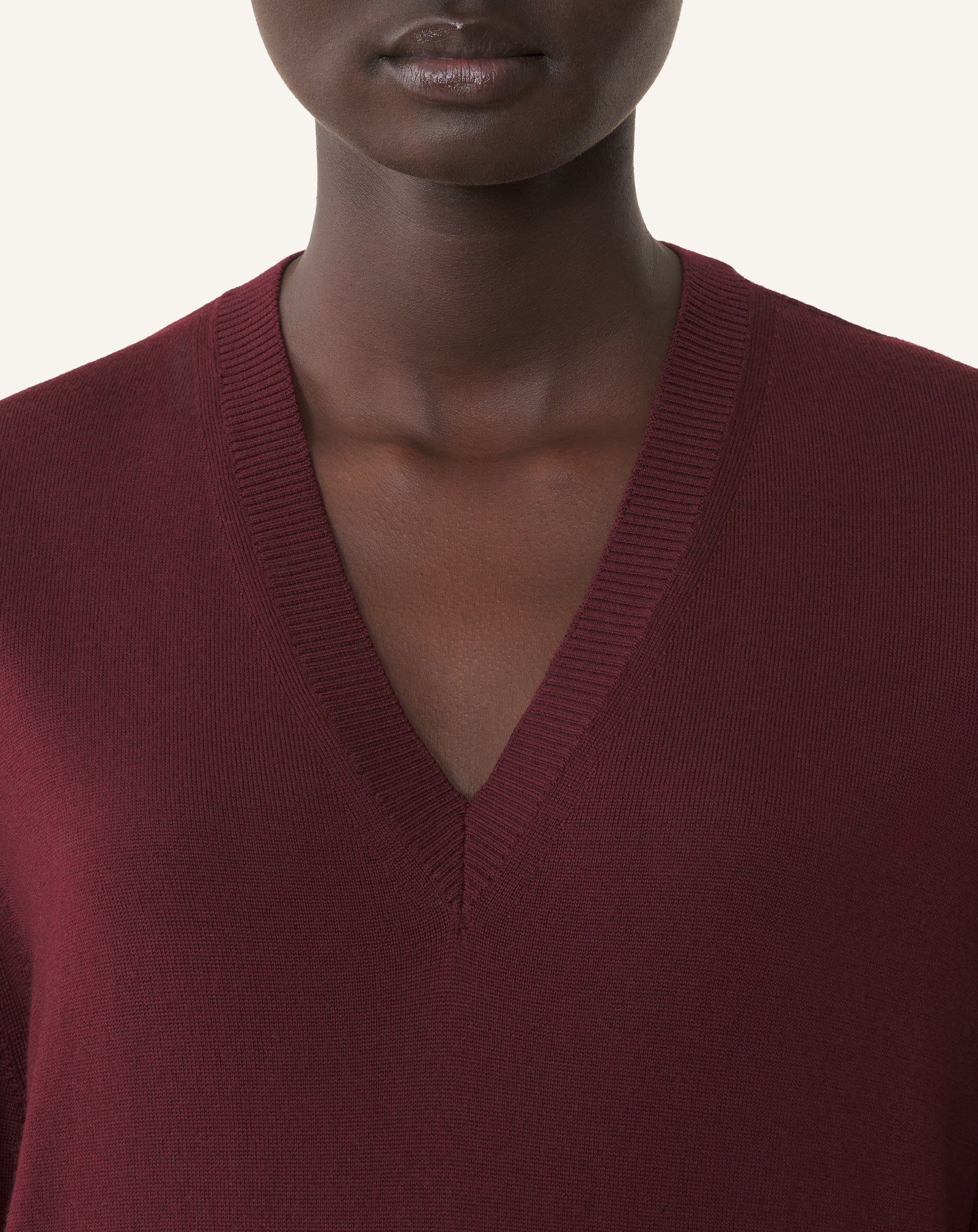 PULL COL V DÉTAIL GROS GRAIN EN MÉRINOS