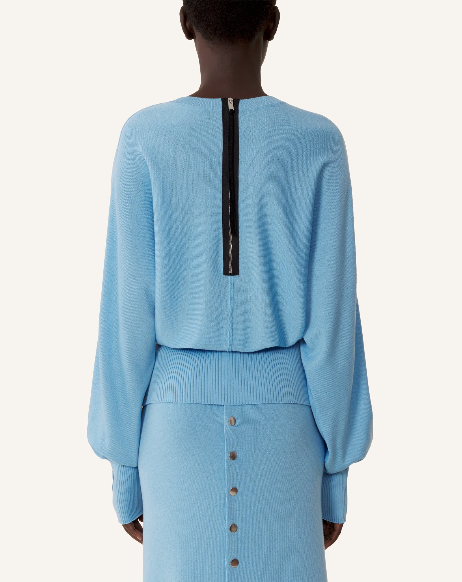 PULL CINTRÉ EN LAINE MÉRINOS BLEU