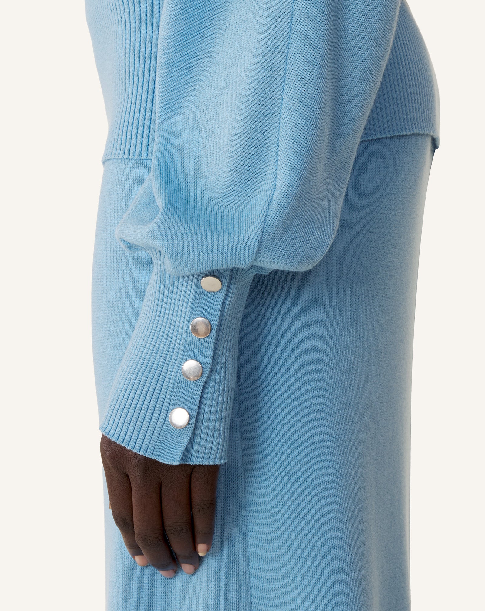 PULL CINTRÉ EN LAINE MÉRINOS BLEU