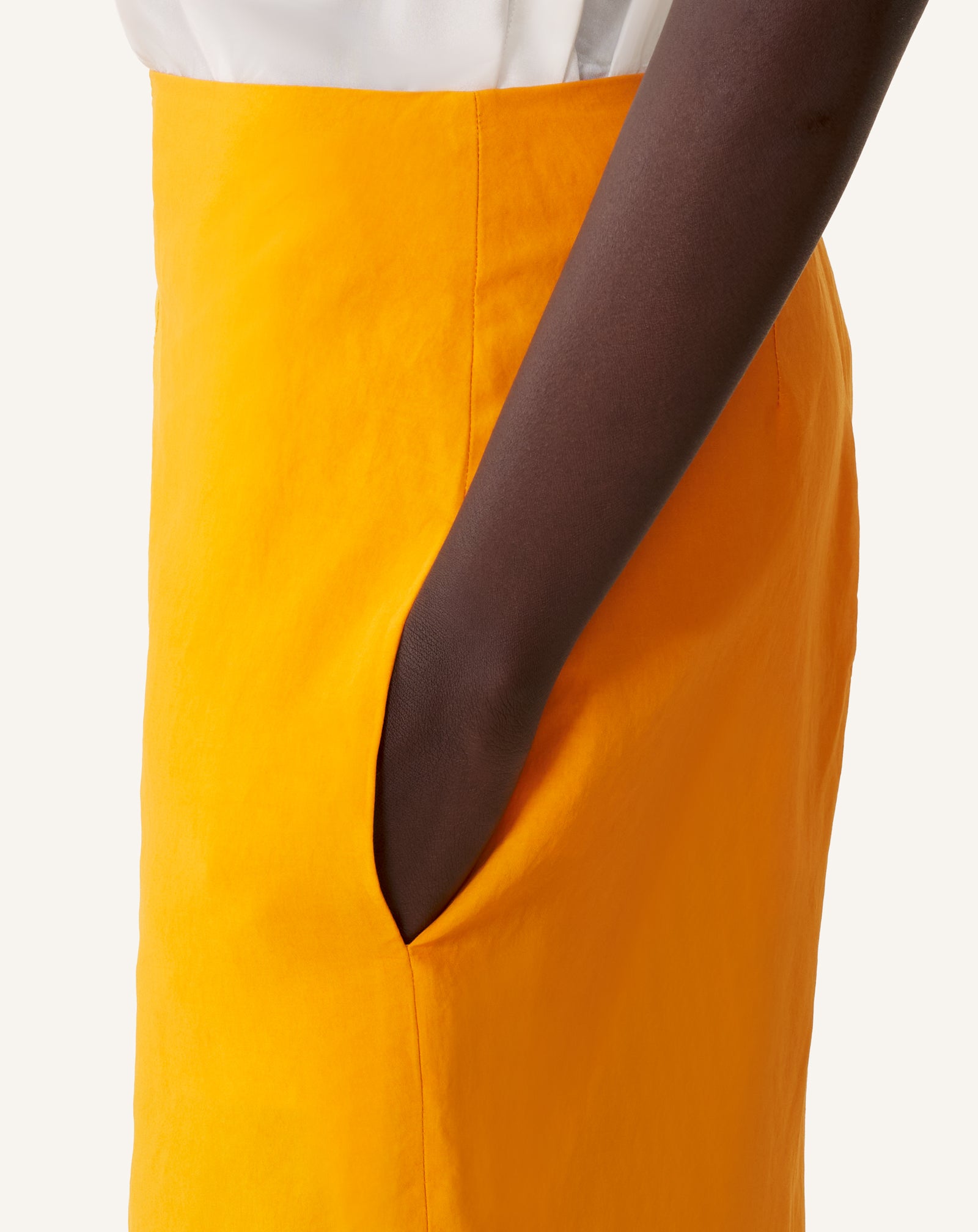 JUPE MIDI ASYMÉTRIQUE EN PAPIER