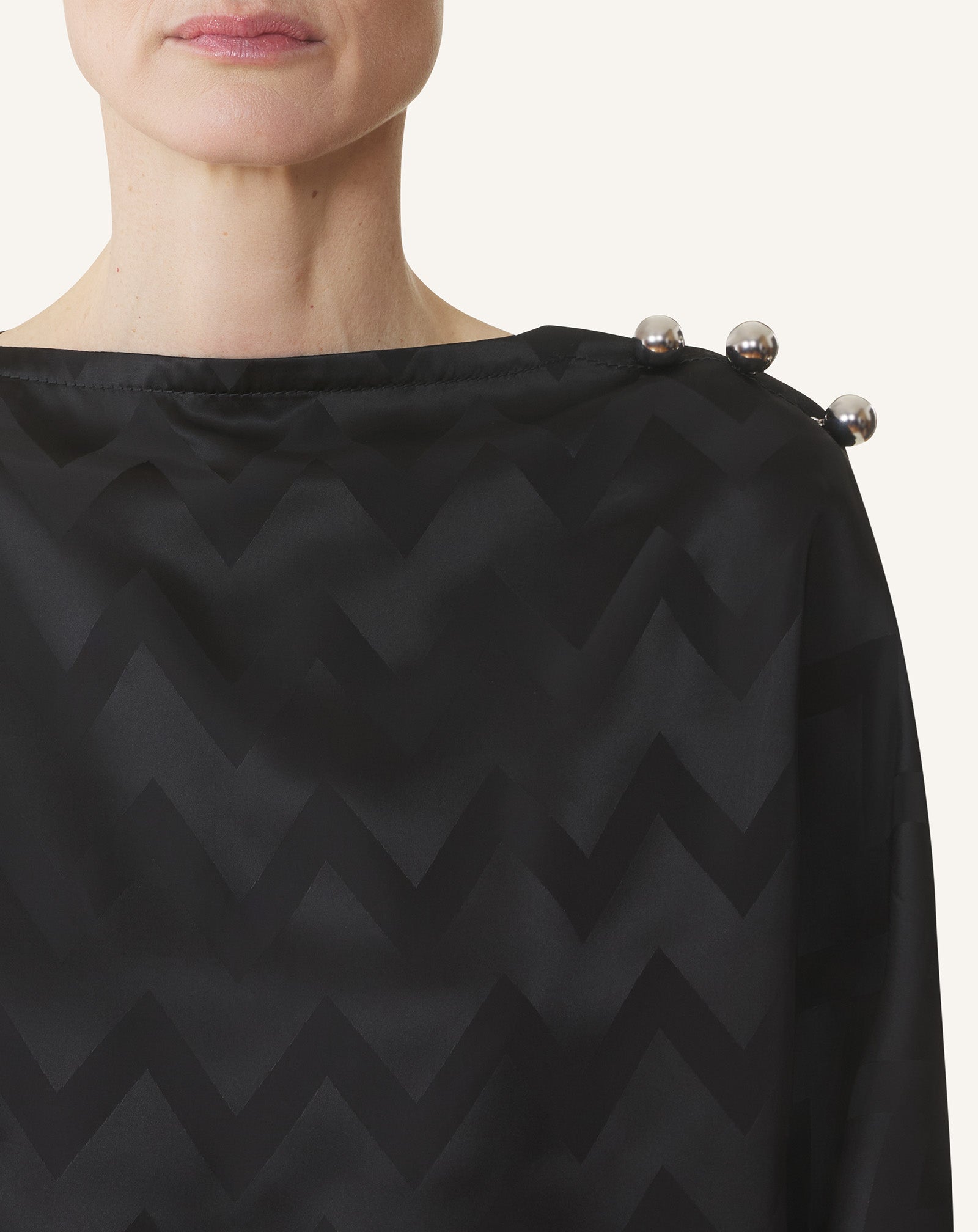 HAUT FLUIDE EN VISCOSE JACQUARD