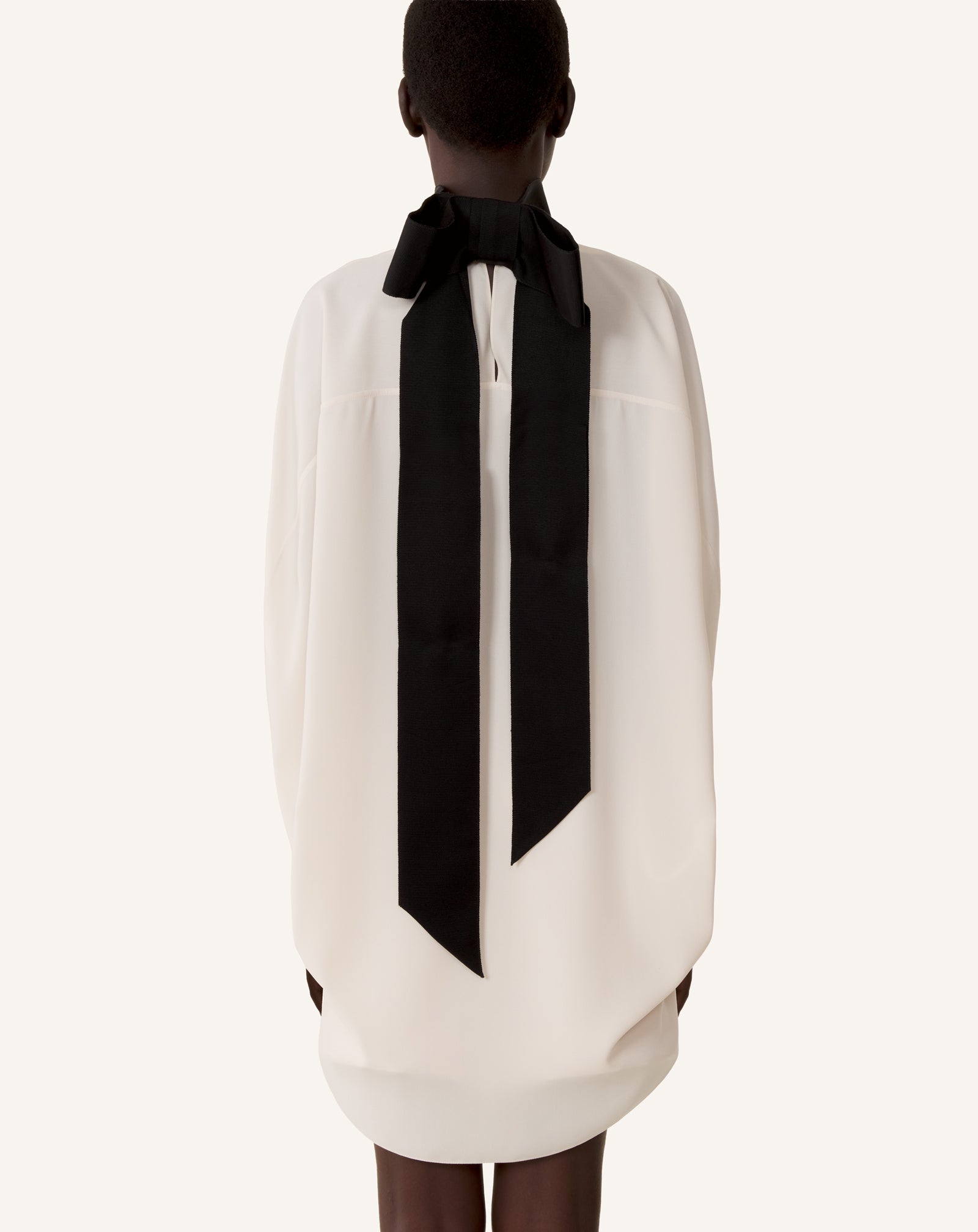 HAUT AMPLE À NŒUD EN CRÊPE BLANC