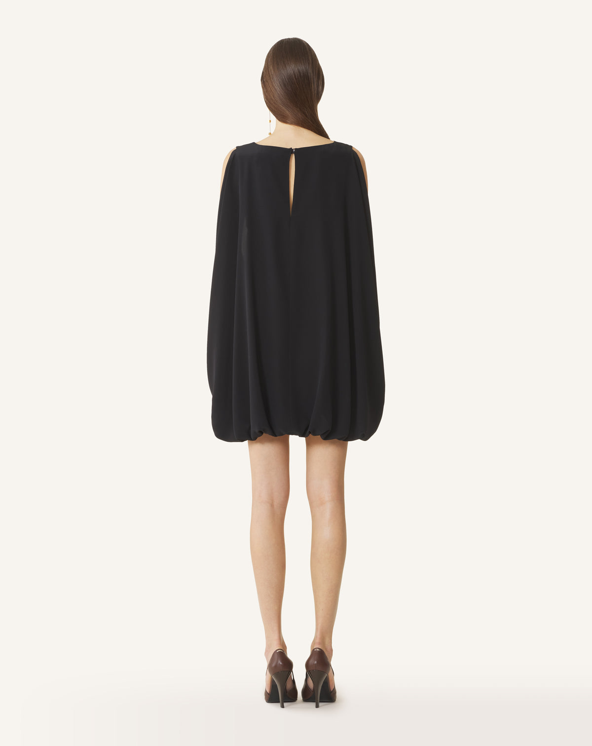 HAUT BALLON SANS MANCHES EN CREPE DE SOIE NOIR