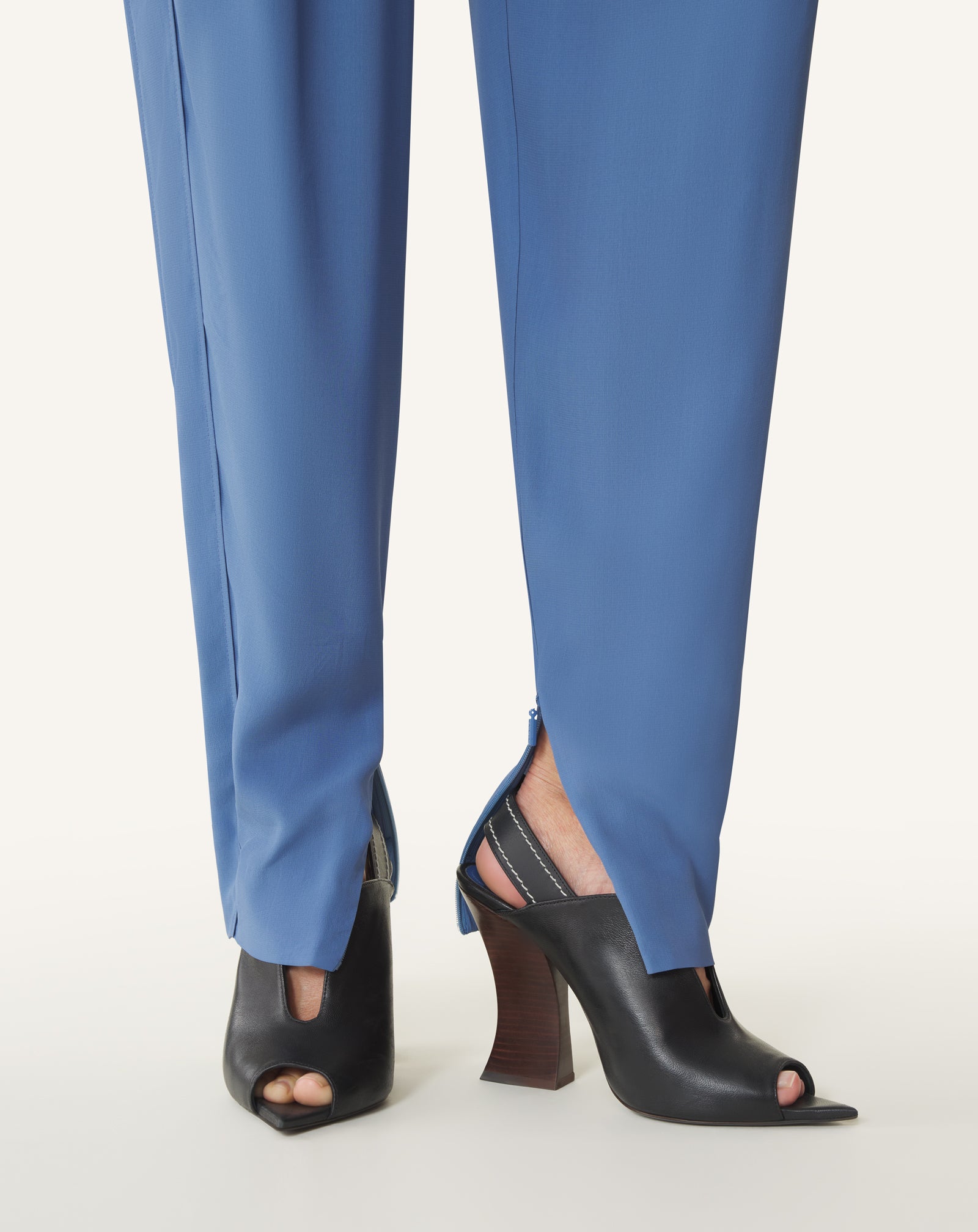 PANTALON DRAPÉ EN CRÊPE DE CHINE